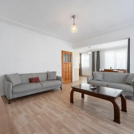 Two Bedroom In Close To Centre Appartamento *